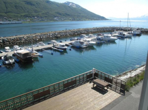 By the sea. Hybel/Room in South of Troms Central